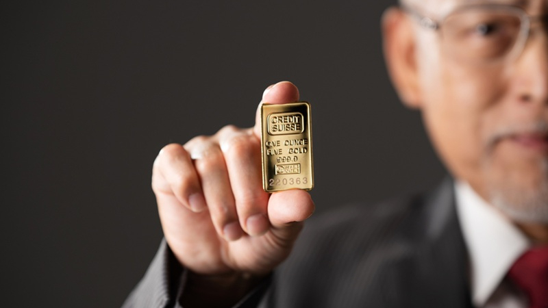 「孫に金をあげたい」その手渡し、危険です。金の生前贈与と贈与税の落とし穴